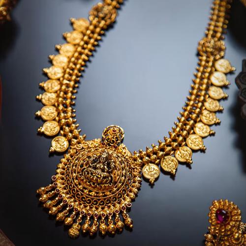 Gold jewellery necklace